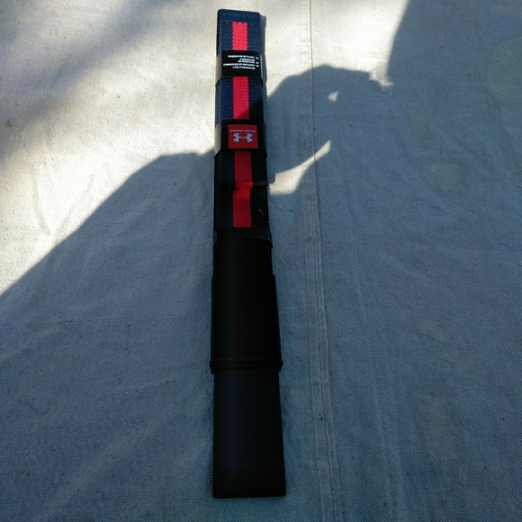 UNDER ARMOUR BUCKLE ONE SIZE FITS BELT - Picture 2 of 5